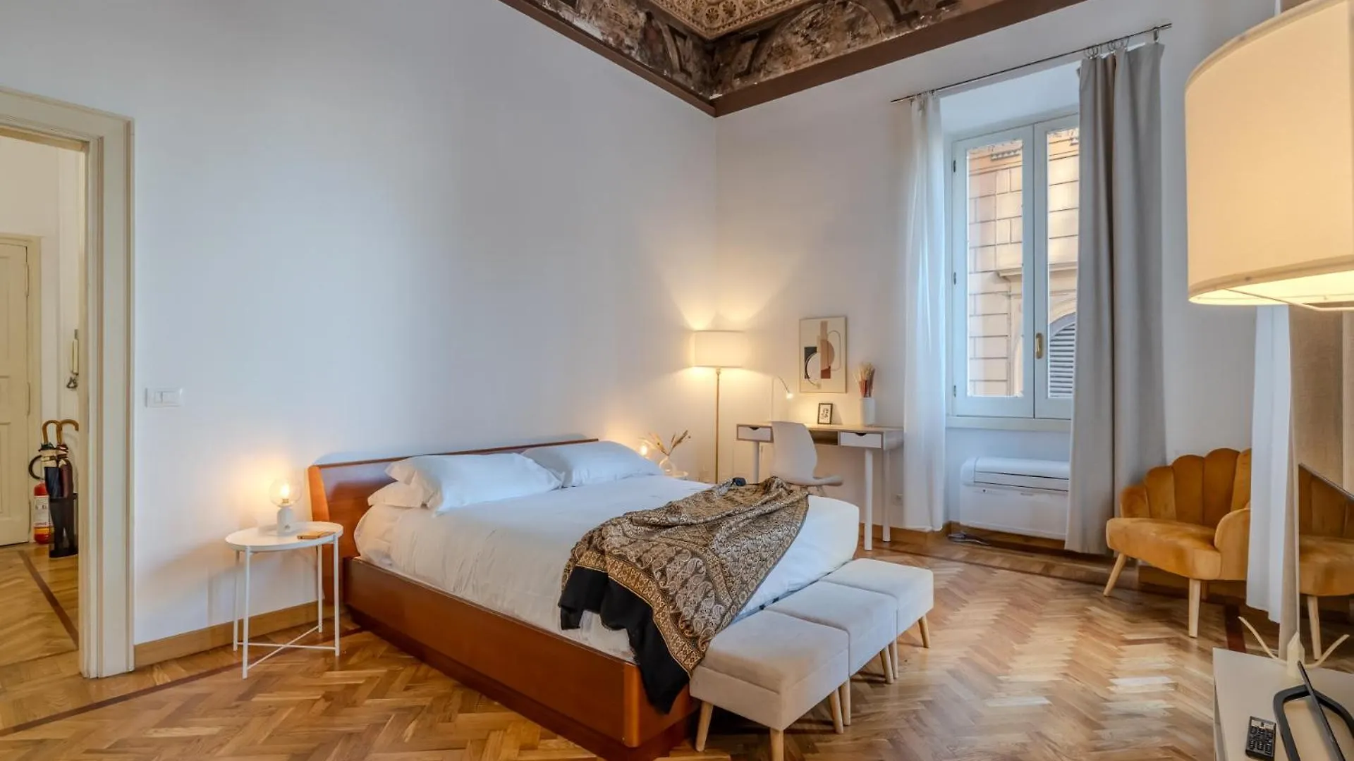 Contatos de Appartamento Storico In Zona Barberini