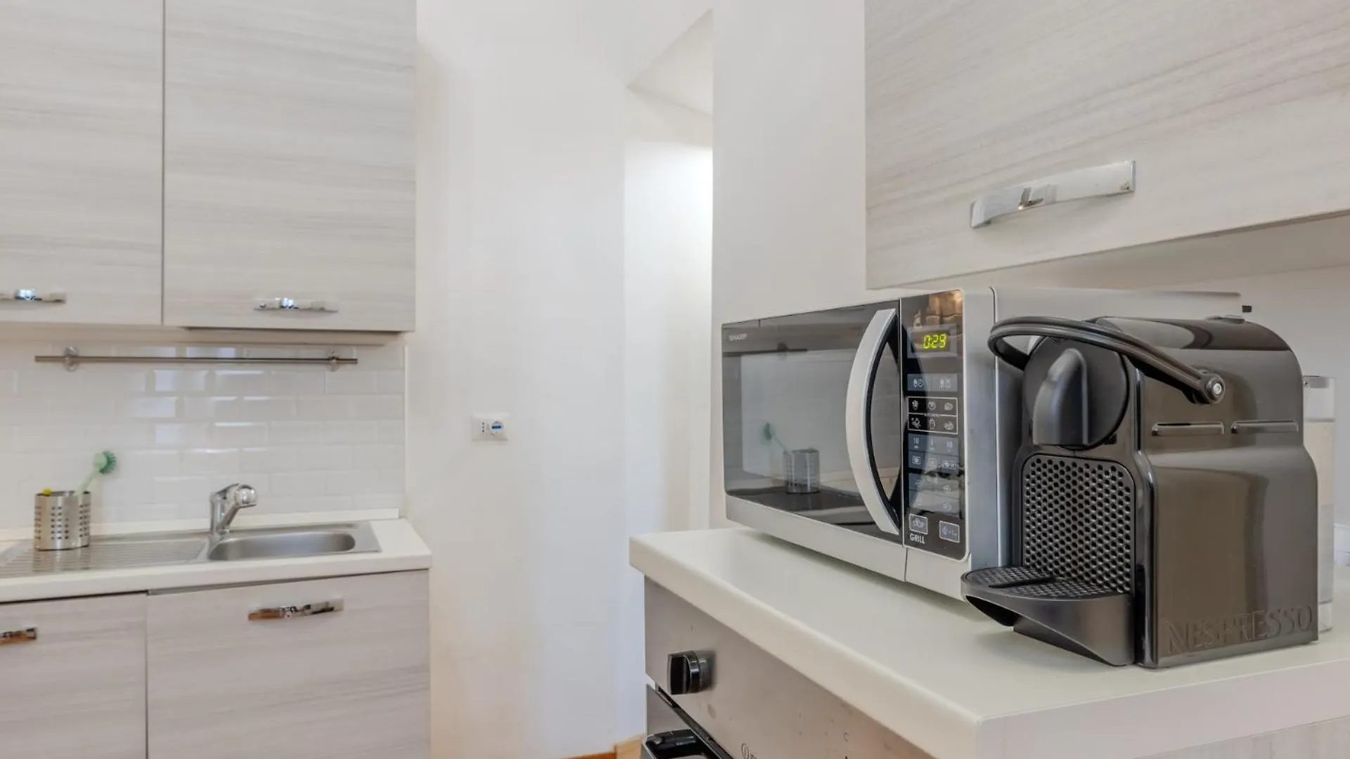 Appartamento Storico In Zona Barberini Roma
